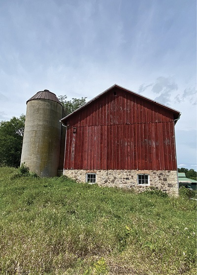 The barn at the UW–Milwaukee at Waukesha Field Station. The barn at the UW–Milwaukee at Waukesha Field Station.
